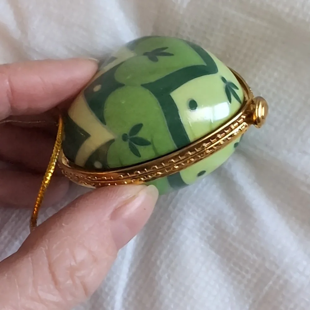 🫰🏼 Valerie Parr Hill Blue and Green Heart Trinket Boxes